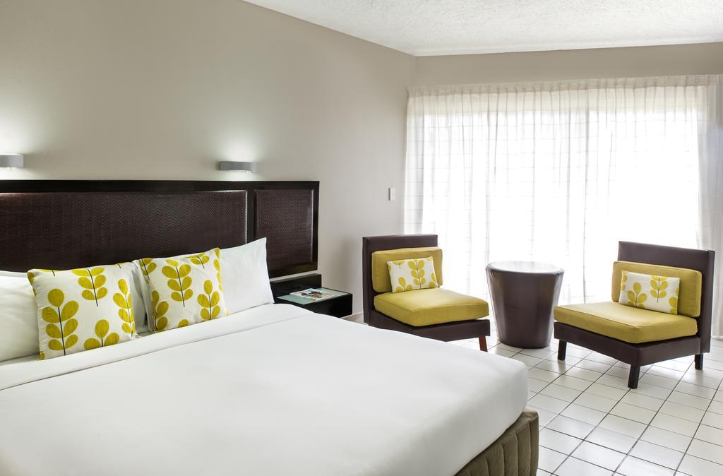 Mercure Нади Екстериор снимка